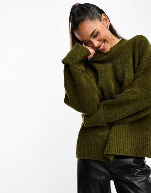 Pretty Lavish – Ciemnooliwkowy sweter dzianinowy oversize