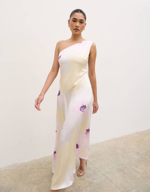 Pretty Lavish - Citrongul oneshoulder-maxikjole i satin med blomsterprint, 2 af 4