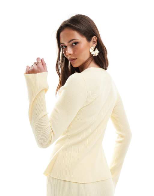 Pretty Lavish – Citrongul, stickad topp med rosdetaljer, del av set, 3 av 4