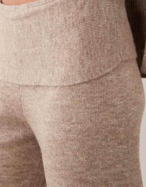 Pretty Lavish conjunto de jogger de punto con cintura doblada y pernera ancha en topo, 5 de 5