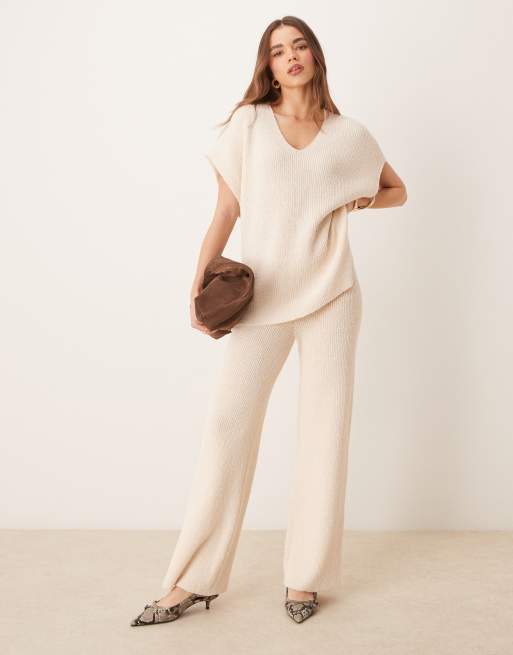 Pretty Lavish - Coordinato in maglia a coste color crema