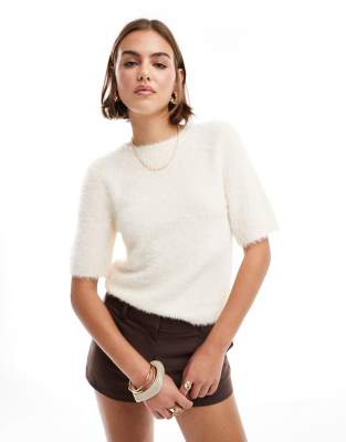 cropped knit t-shirt in cream-White