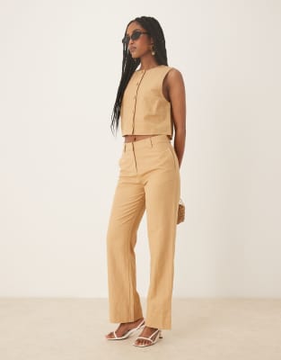 Pretty Lavish Cropped Linen Button Top
