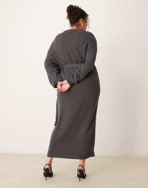 Pretty Lavish Curve – Beau – Gestricktes Midaxi-Wickelkleid in Anthrazit, 2 von 4