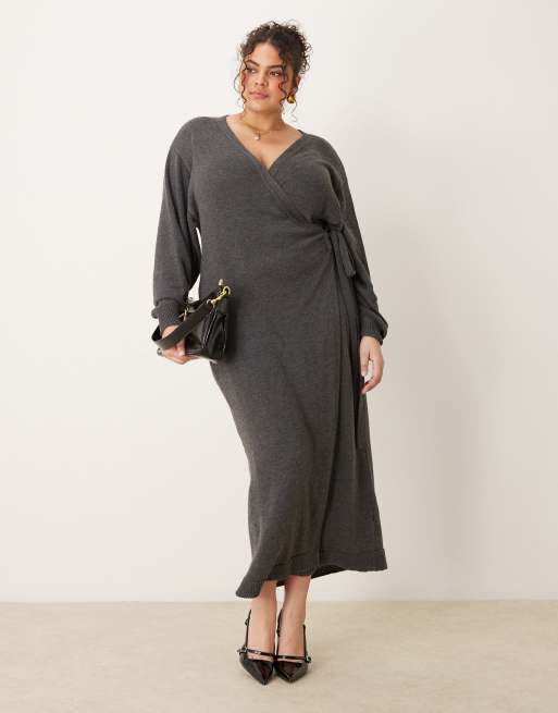 Pretty Lavish Curve - Beau - Vestito a portafoglio in maglia grigio antracite con gonna al polpaccio