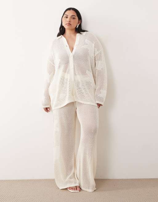 Pretty Lavish Curve - Coordinato con camicia oversize e pantaloni in maglia traforata color crema a fiori