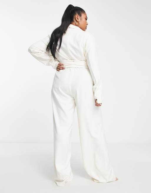 Pretty Lavish Curve - Elegante jumpsuit met overslag bij de taille in crème, 2 van 4