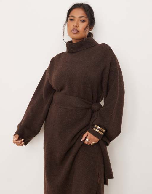 Pretty Lavish - Curve - Gebreide midaxi jurk met col, gestrikte taille en split in chocoladebruin, 3 van 4
