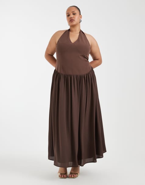 Pretty Lavish Curve – Isadora – Figurbetontes Neckholder-Maxikleid in Braun mit tiefer Taille - view 1