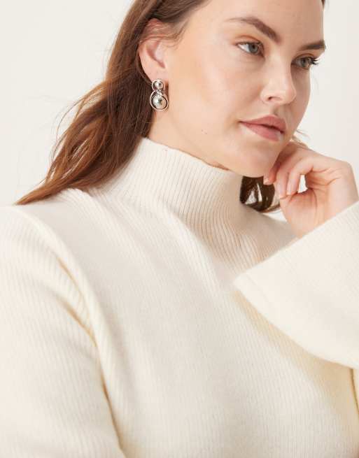 Pretty Lavish Curve knitted high neck jumper in cream , 3 of 4