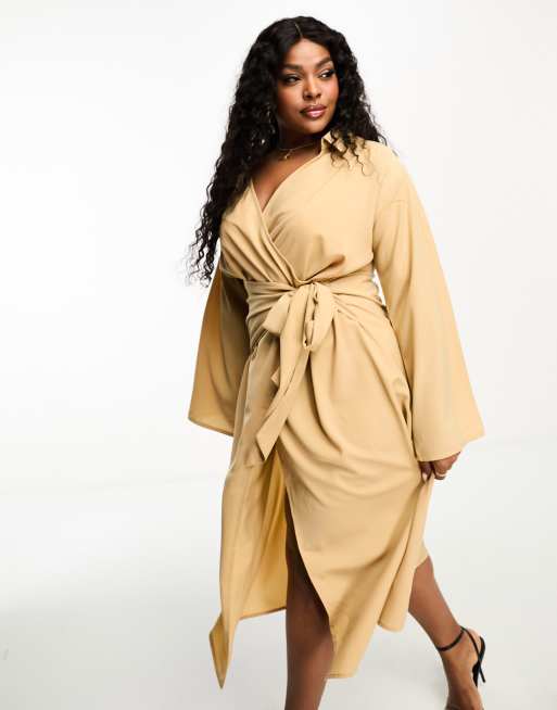 Pretty Lavish Curve – Kopertowa sukienka koszulowa midi w camelowym kolorze