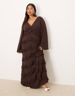 Pretty Lavish Curve - Langärmliges Maxikleid in Schokobraun mit Rüschen