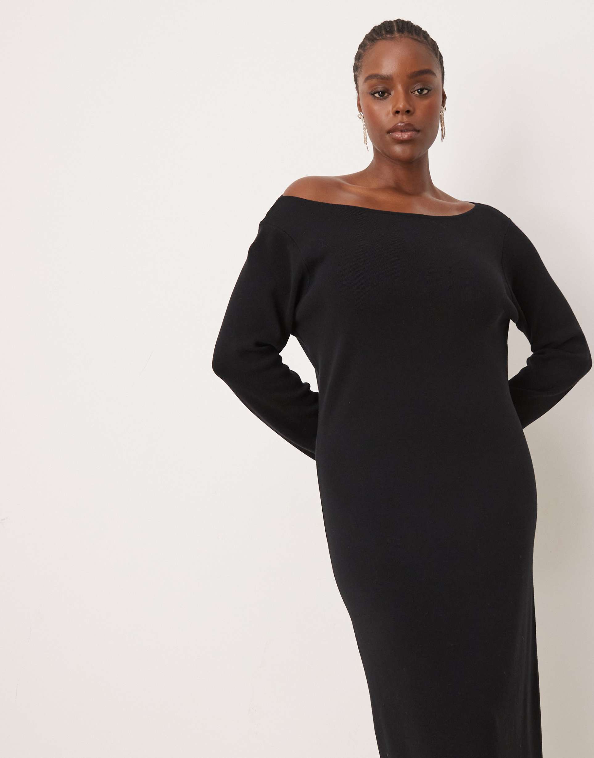 pretty lavish curve midaxi knit dress in black
