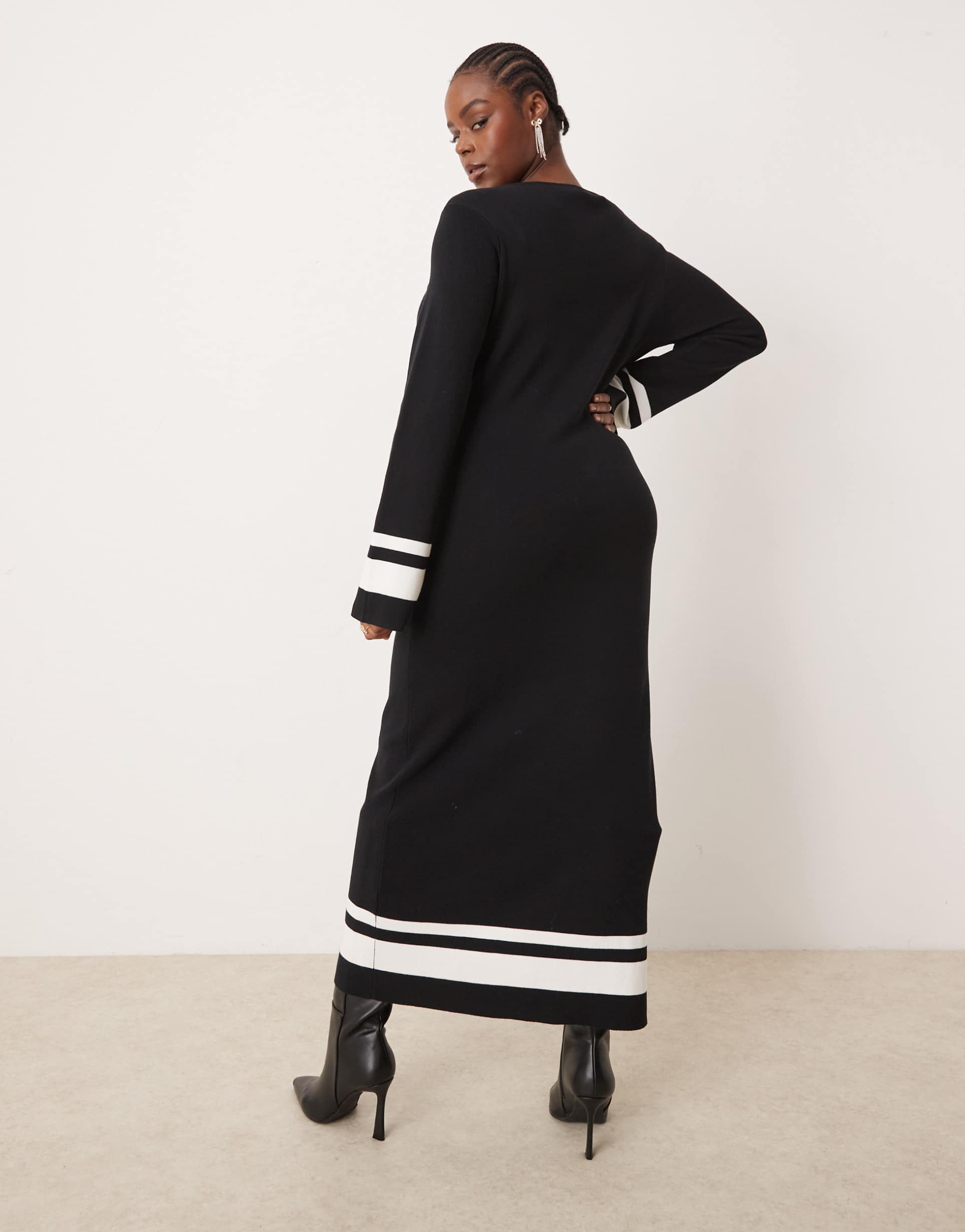 pretty lavish curve midaxi knit dress in black