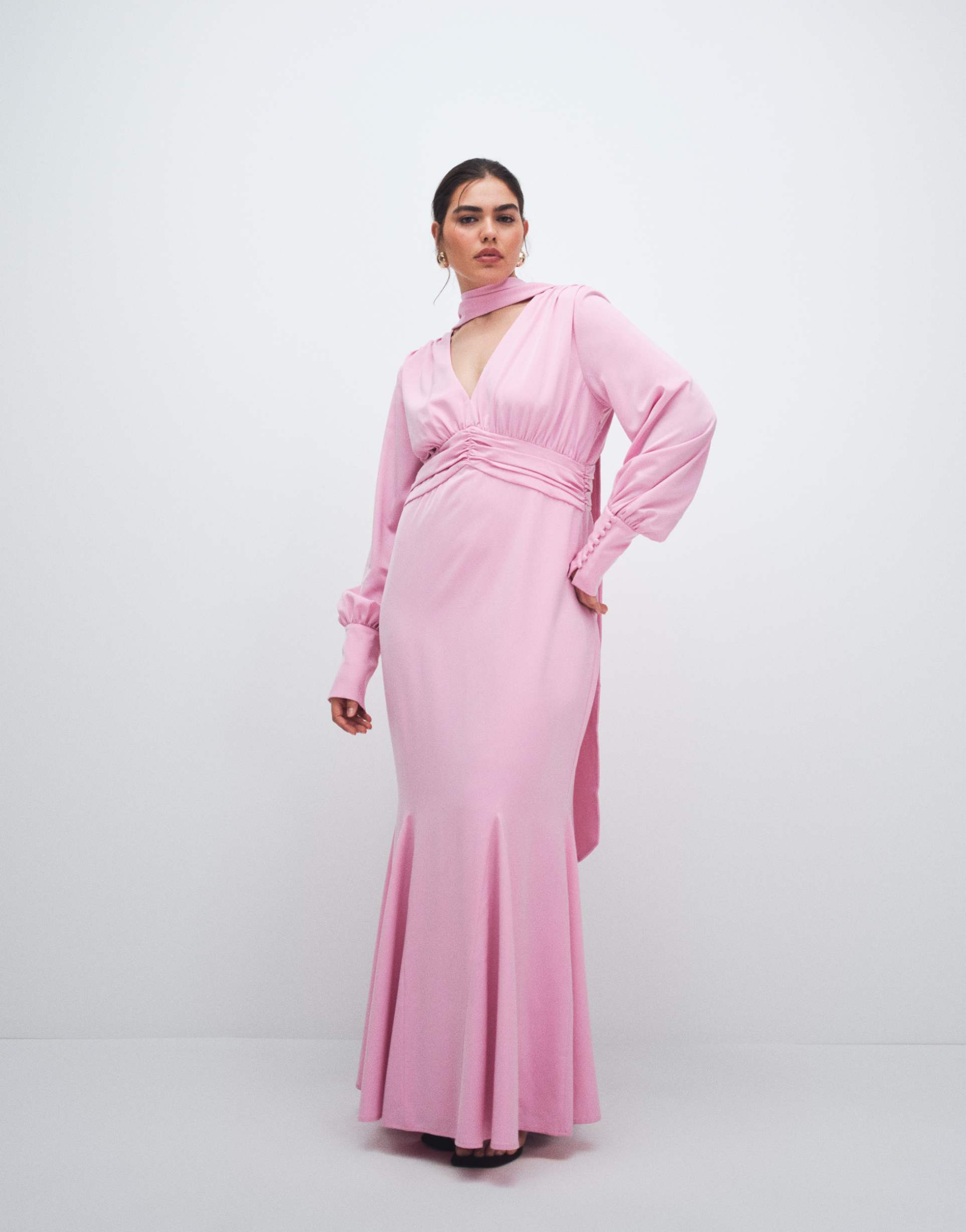 pretty lavish curve scarf detail v-neck deep cuffs satin maxi dress in pink