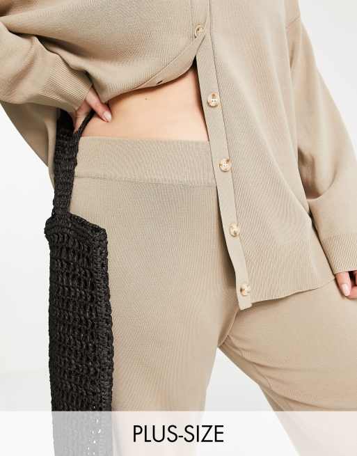 Pretty Lavish Curve – Schlaghose aus Strick in Taupe, Kombiteil