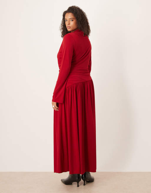 Pretty Lavish Curve - Stram og draperet rød maxikjole med høj hals og asymmetrisk sænket talje, 3 af 4