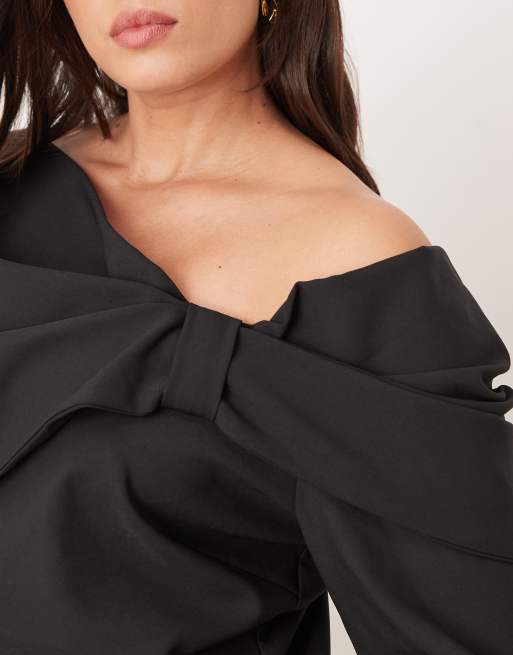 Pretty Lavish Curve – Svart topp med extra stor rosett, 3 av 4