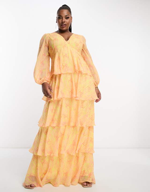 Pretty Lavish Curve - tiered maxi dress in abstract spot