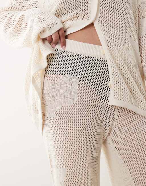 Pretty Lavish Curve – Weitmaschige Oversize-Strickhose in Creme mit Blumenmuster, Kombiteil, 3 von 5