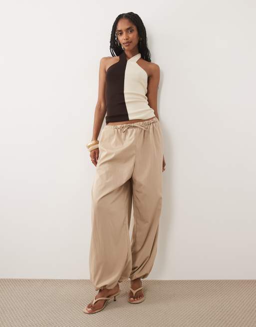 Pretty Lavish - Estelle - Top dos nu en maille contrastante torsadée - Chocolat et crème, 3 de 4