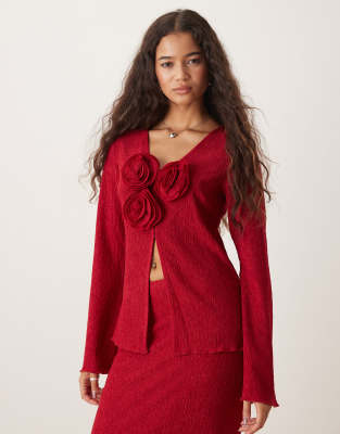 Pretty Lavish Evalina Crinkle Corsage Top In Red