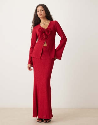 Pretty Lavish Evalina Crinkle Corsage Top In Red