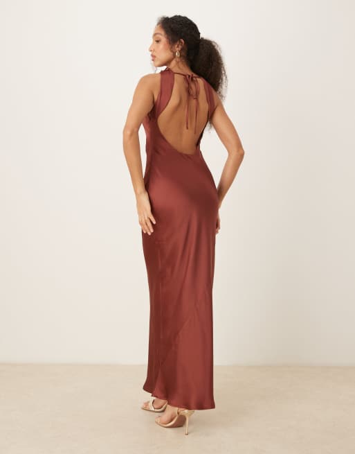 Pretty Lavish – Everlee – Maxikleid in Kupfer mit Wasserfallausschnitt, 2 von 4