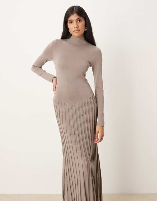 Pretty Lavish fine knit drop hem pleat maxi dress in taupe, 2 of 4