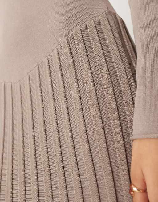 Pretty Lavish fine knit drop hem pleat maxi dress in taupe, 4 of 4