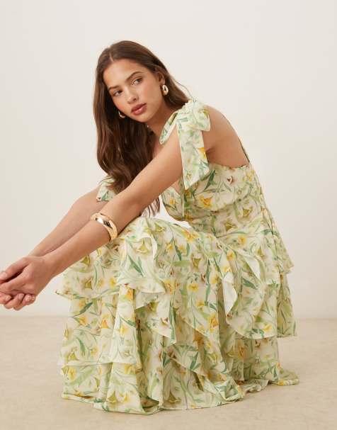 Pretty Lavish - Fiore - Maxi jurk met ruches en strikken met bloemenprint in saliegroen - view 1
