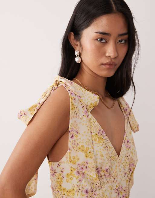 Pretty Lavish – Fiore – Midaxi-Kleid mit gebundenen Trägern, Rüschen und Blümchenmuster, 3 von 4