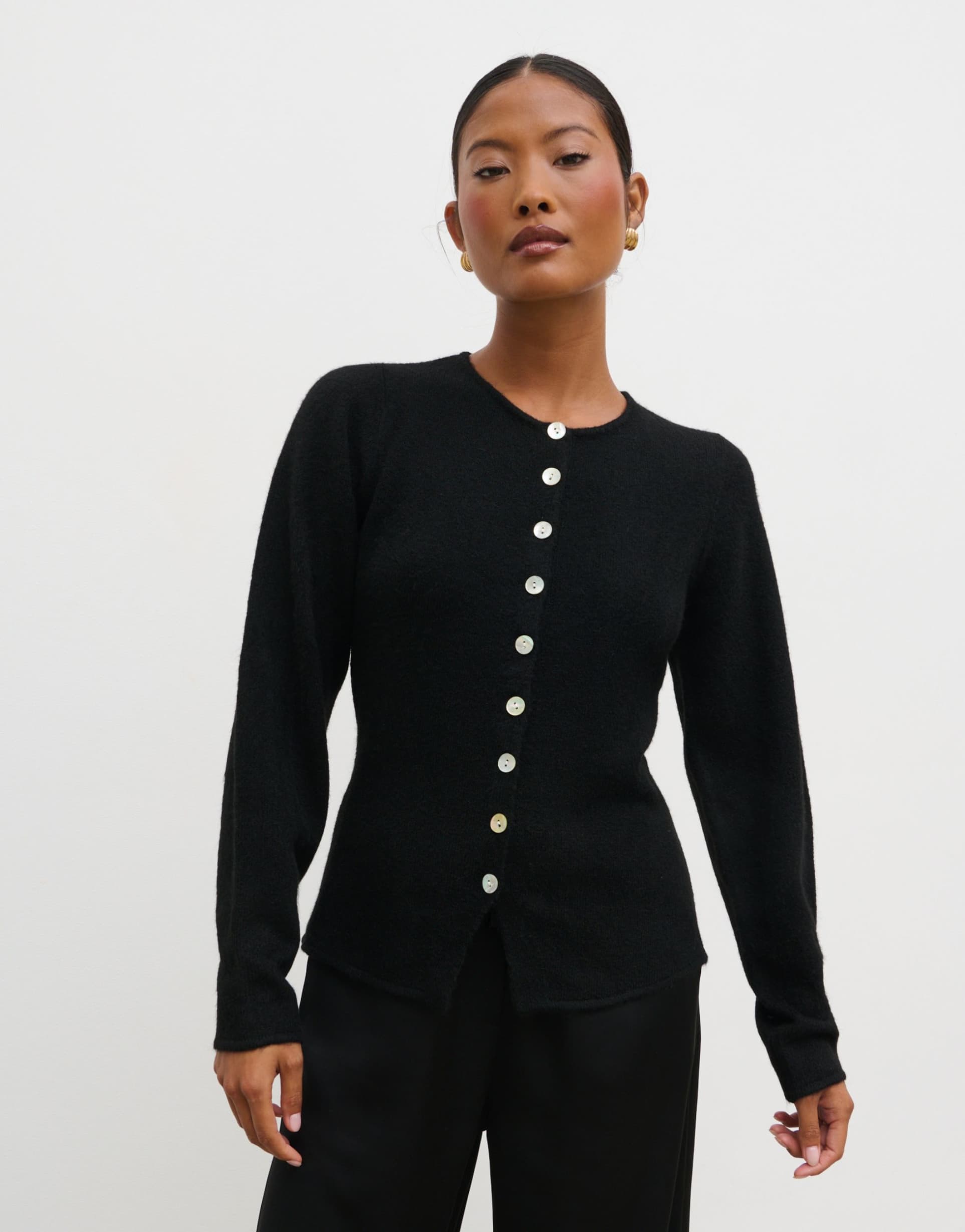 pretty lavish fitted knit top in black