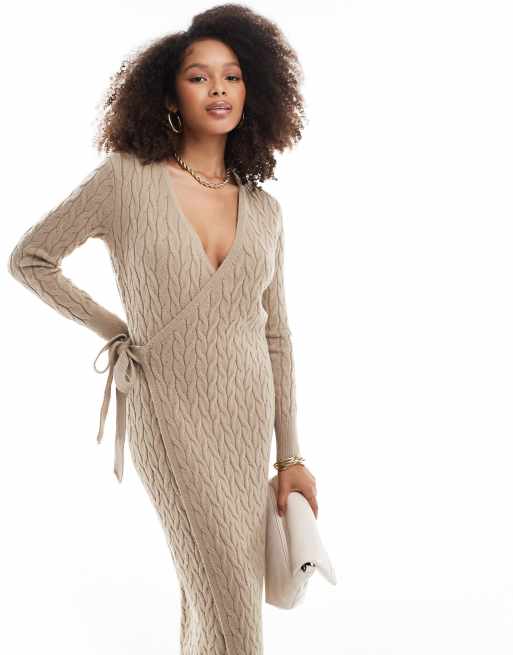 Pretty Lavish - Gebreide midaxi wikkeljurk met kabels in taupe, 4 van 4