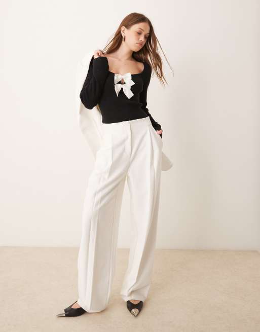 Pretty Lavish - Gebreide top met strikdetail in zwart-wit, 2 van 4