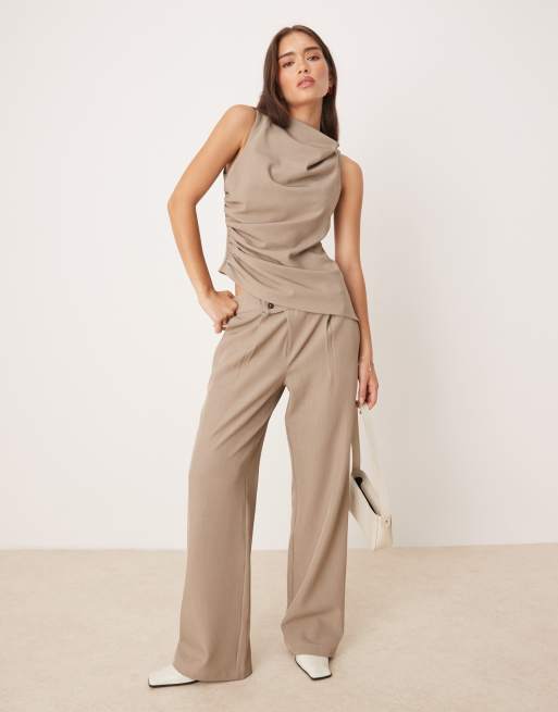 Pretty Lavish - Gerimpelde top in stone, deel van co-ord set, 2 van 4