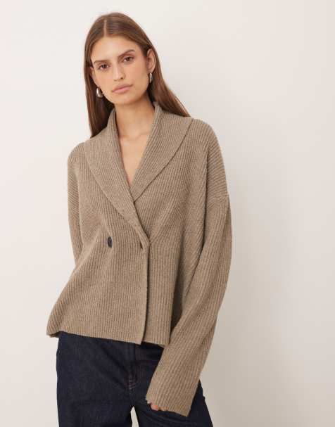 Pretty Lavish – Gerippte Strickjacke in Pilzbraun mit umgeschlagenem Kragen-Ausschnitt - view 1