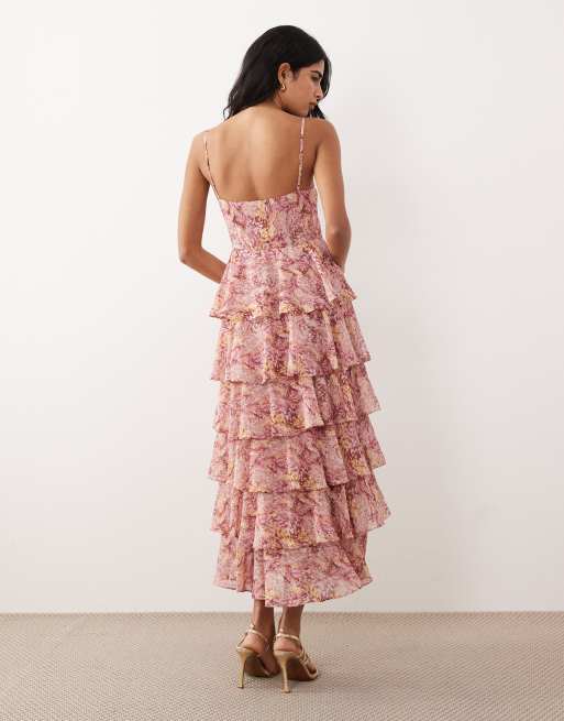 Pretty Lavish – Gestuftes Midaxi-Kleid mit Rüschen und Blumenmuster in Beerenrot, 4 von 4