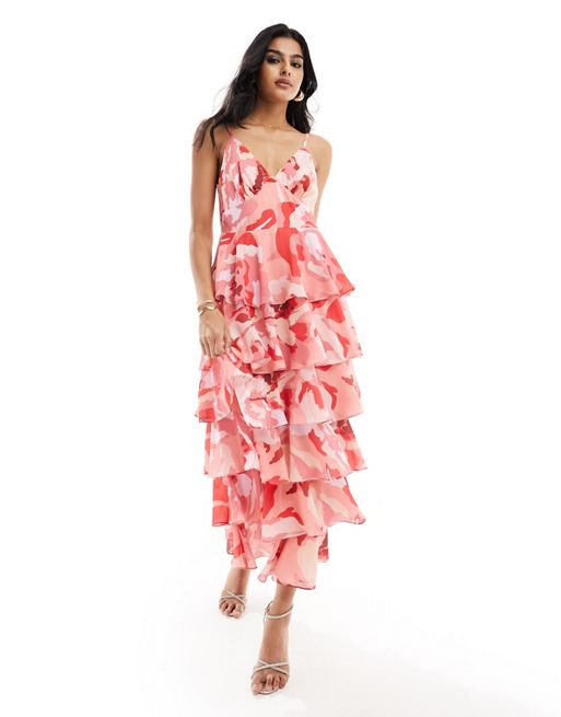 Pretty Lavish – Gestuftes, wadenlanges Kleid mit Rüschen und rosa Blumenmuster
