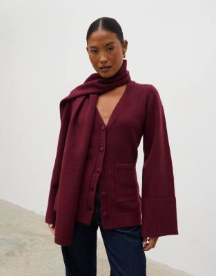 Pretty Lavish - Gilet ajusté en maille avec écharpe - Bordeaux-Rouge