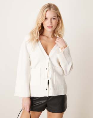 Pretty Lavish - Gilet en maille épaisse à poignets côtelés - Crème - view 1