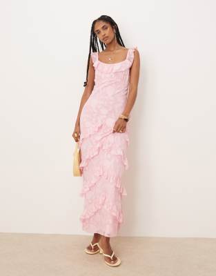 Pretty Lavish - Jacquard-Maxikleid in Posie-Rosa mit Rüschen