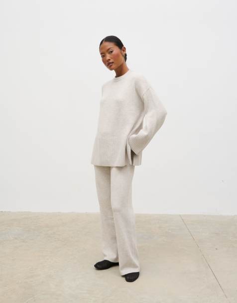Pretty Lavish – Jasnoszary dzianinowy sweter z ozdobnymi szwami - view 1