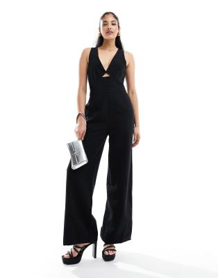 Pretty Lavish - Jumpsuit in Schwarz mit weitem Bein und gebundener Rückseite