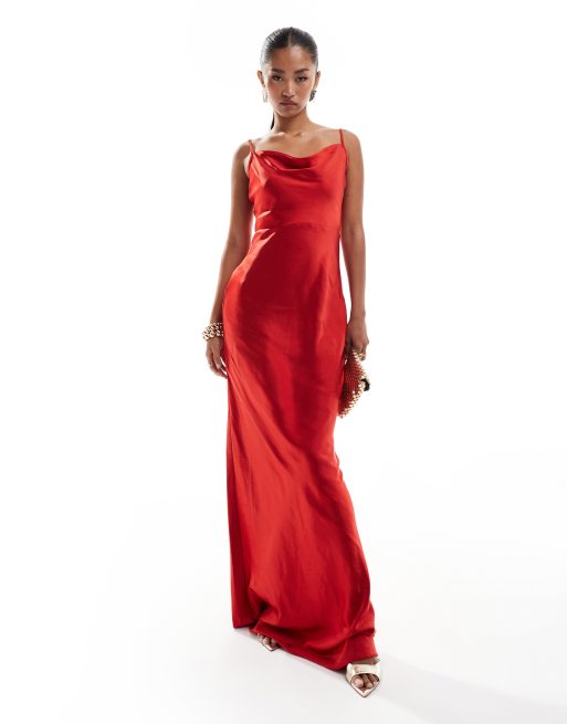 Pretty Lavish – Keisha – Czerwona satynowa sukienka maxi