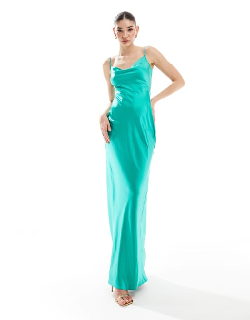 Pretty Lavish - Keisha - Jadegrøn maxikjole i satin - Kun hos ASOS