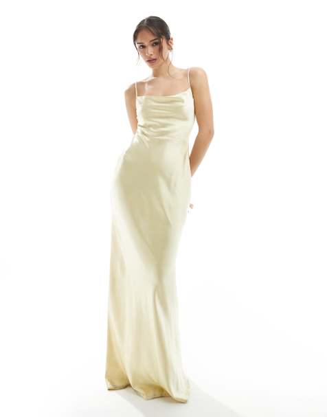 Pretty Lavish - Keisha - Robe longue de demoiselle d'honneur en satin avec col bénitier - Jaune citron - view 1