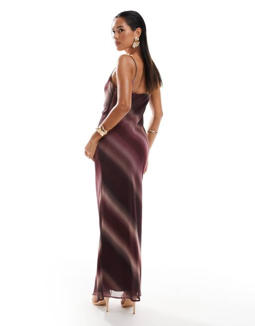 Pretty Lavish - Keisha - Robe longue effet dégradé à col bénitier - Lie-de-vin, 3 de 4