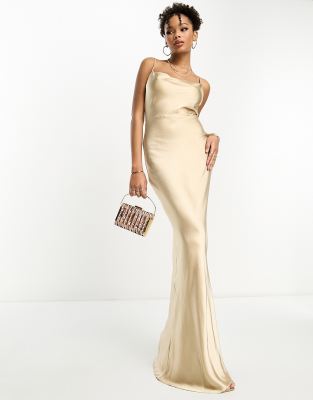 Pretty Lavish - Keisha - Satin-Maxikleid in Mokka mit Wasserfallausschnitt-Brown