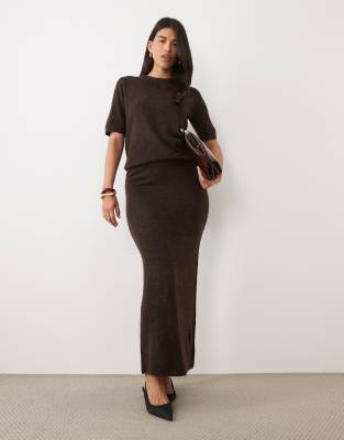 Pretty Lavish Knit Short Sleeve Top In Brown